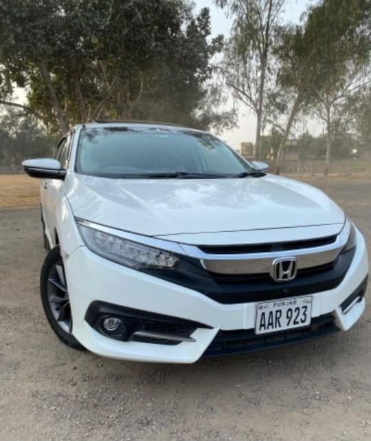 Honda Civic for rent in Bahria Town Lahore