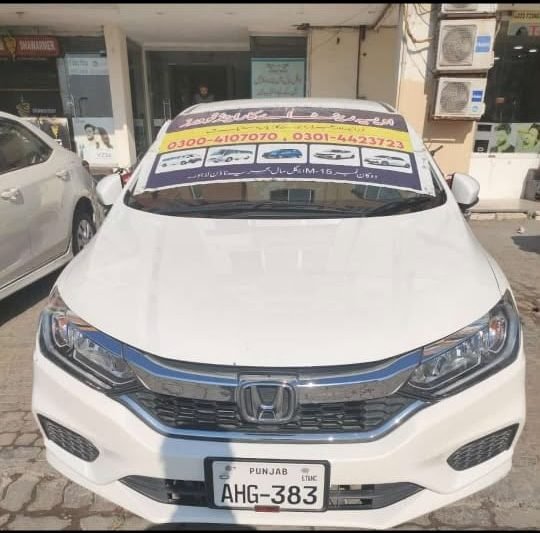 Honda City for rent in Bahria Town Lahore